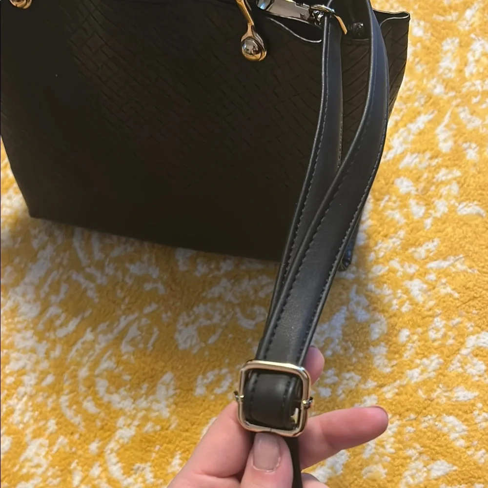 ALDO Black Woven Handbag - Picture 4 of 8